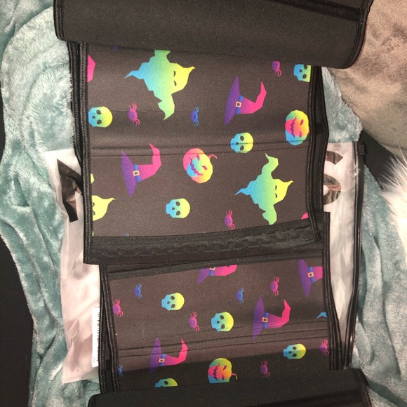 New, Never Used Plus Halloween Print Zipper Front Corset Waist Trainer - Picture 3 of 12